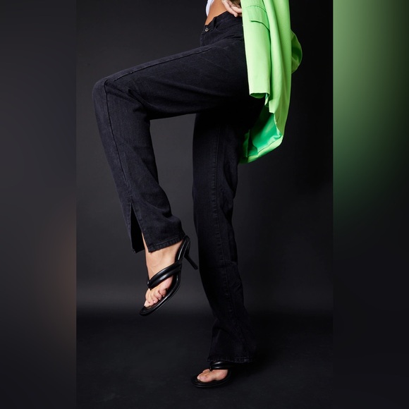 PrettyLittleThing Washed Black High Waist Split Hem Jeans - Picture 1 of 4